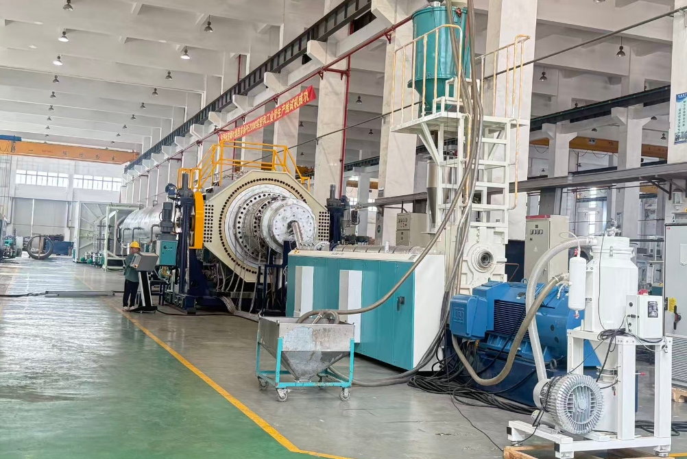 फांगलीने सध्या यशस्वीरित्या PE2000 पाईप एक्सट्रुजन उत्पादन लाइन वितरित केली आहे